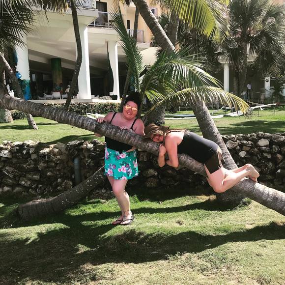 Meet your Posher, Allycia - Picture 1 of 1